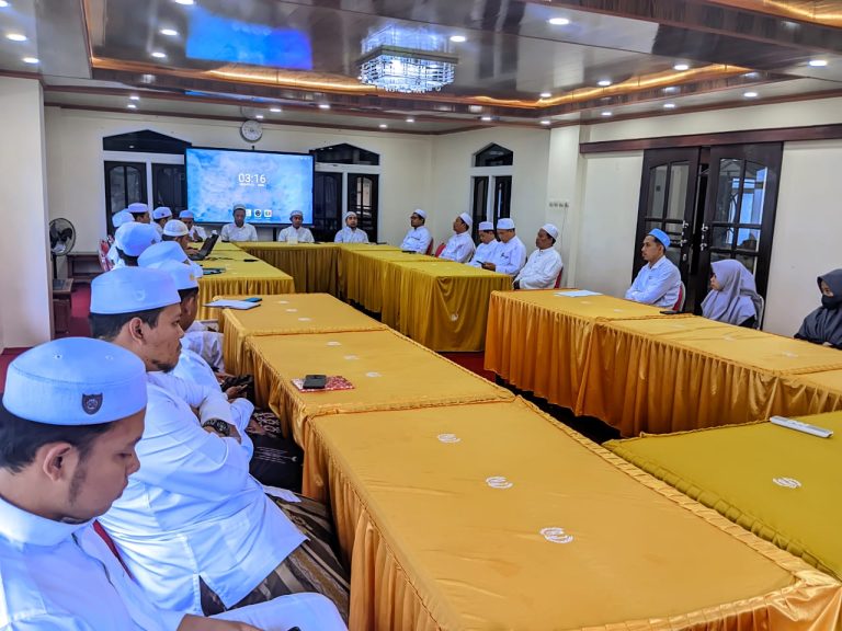 Rapat Paripurna Dewan Pengasuh, Asatidz, dan Pengurus Pondok Pesantren  Riyadlul Jannah Pacet Mojokerto